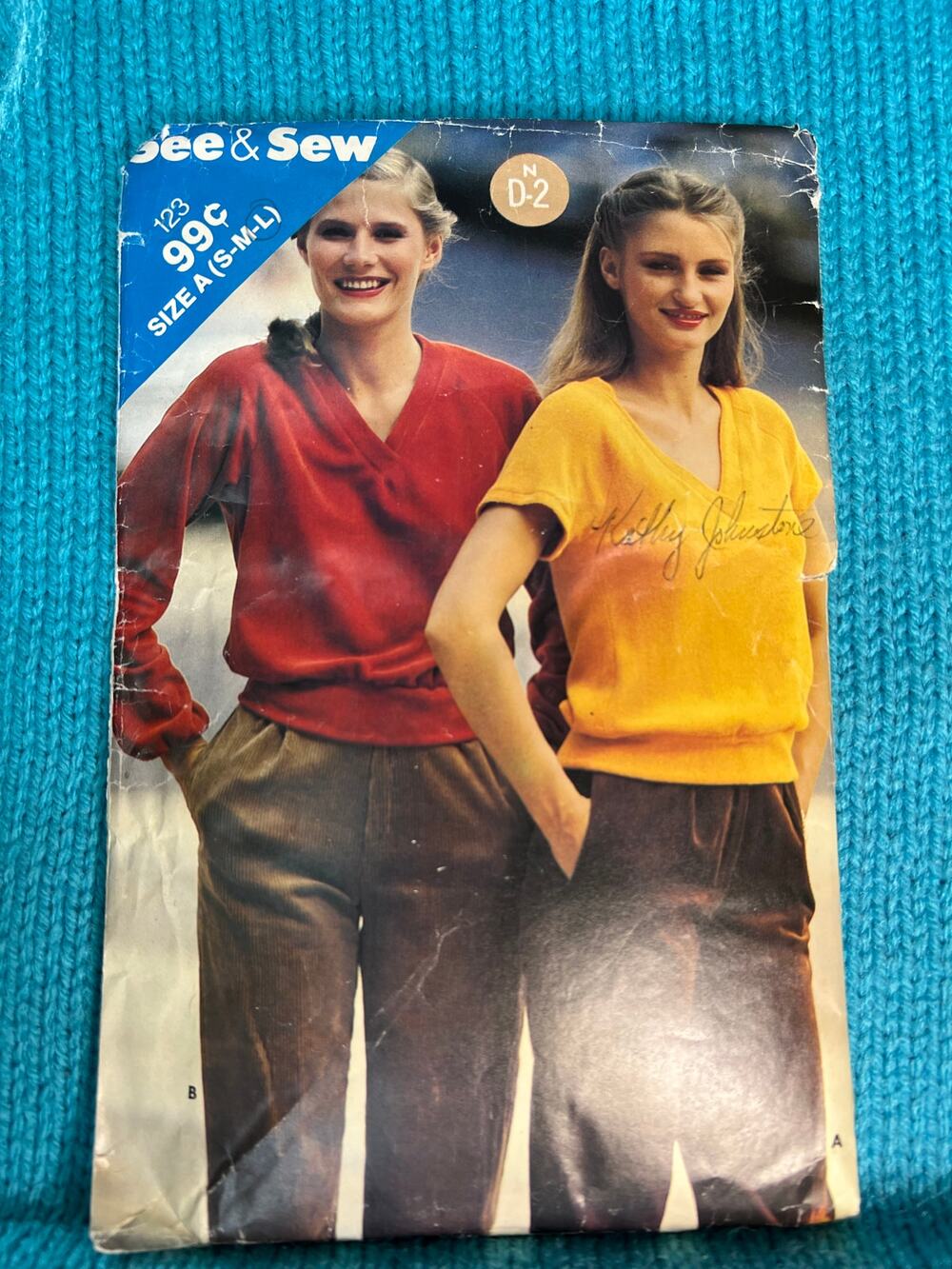 Butterick Sewing pattern 123 pullover top V neck size S M L